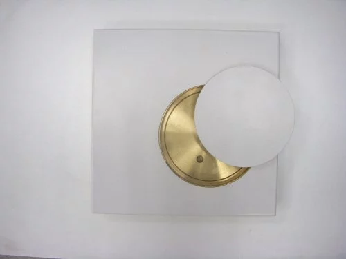 מכסה נסתר עגול מצב פתוח